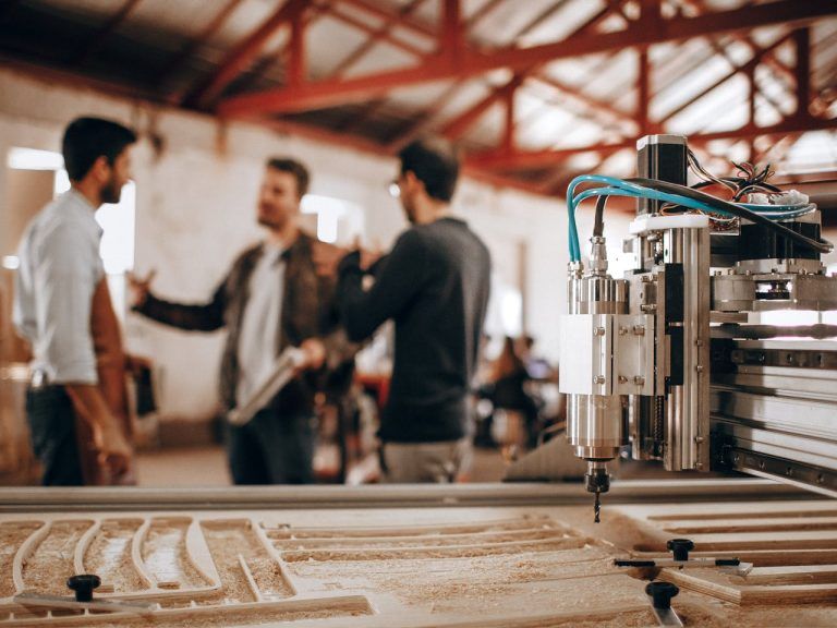 Lee más sobre el artículo El correcto uso de la máquina combinada de carpintería en el taller 